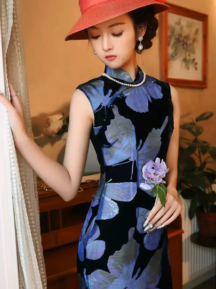 Forever young | Velvet Qipao Dress (芳华)