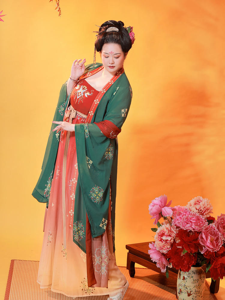 Yang Guifei | Tang Green & Red Plus Hanfu (月曲红绿)