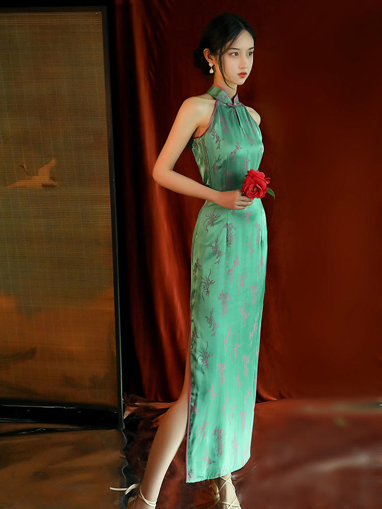 Emerald Blossom | Satin Qipao Dress (翡翠花开)