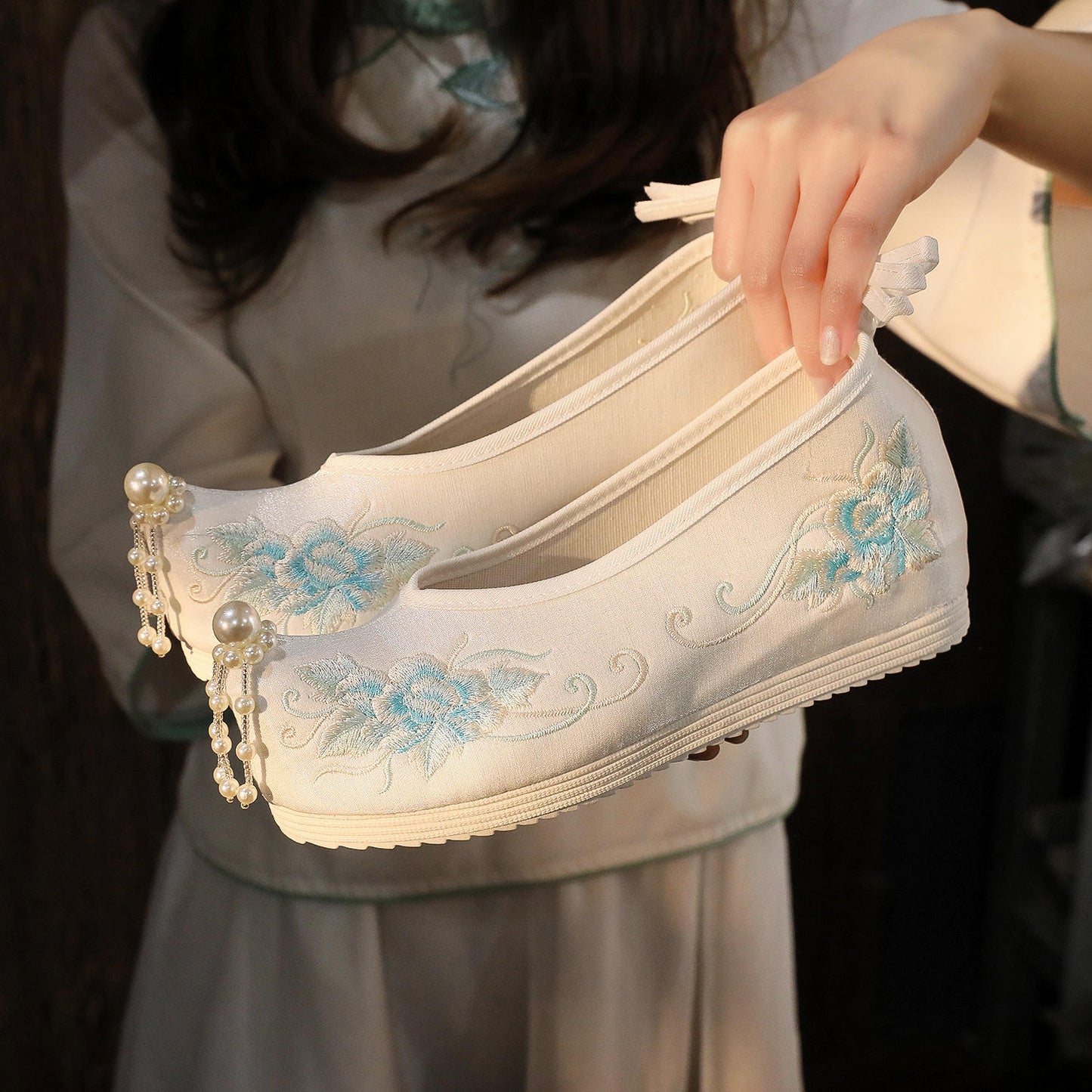 Water Lily | Ivory Embroidered Shoes(睡莲)