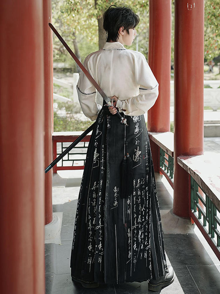Horse-faced skirt | Gold-woven horse-faced skirt(马面裙)