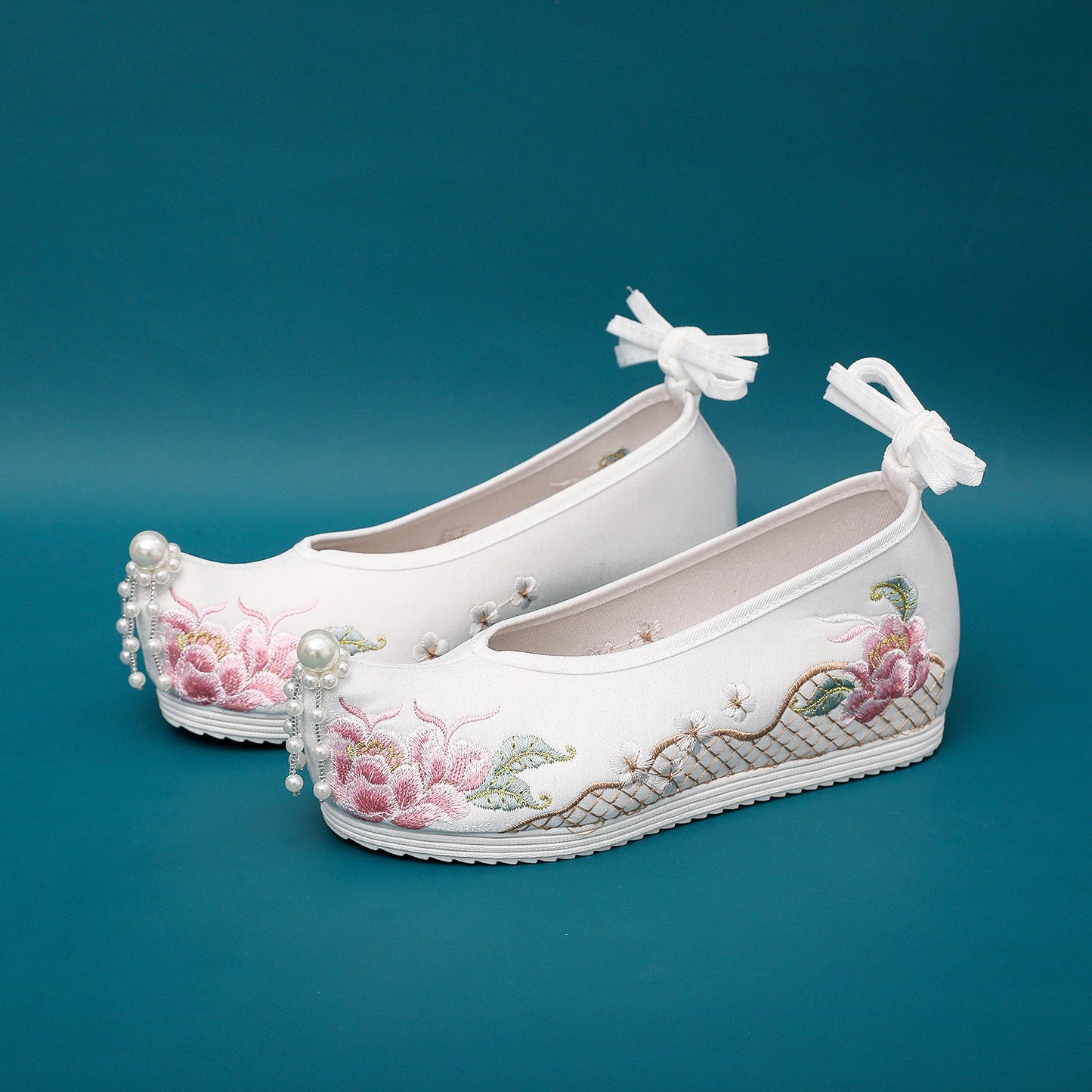 Water Lily | Ivory Embroidered Shoes(睡莲)