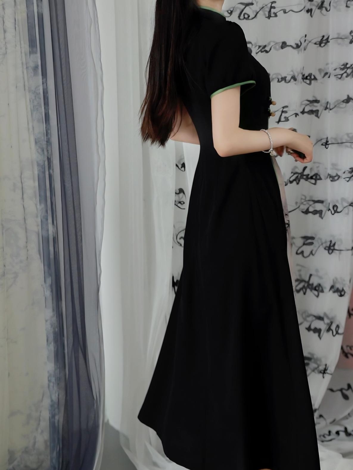 Black Bamboo | Plus Size Cheongsam(黑竹)