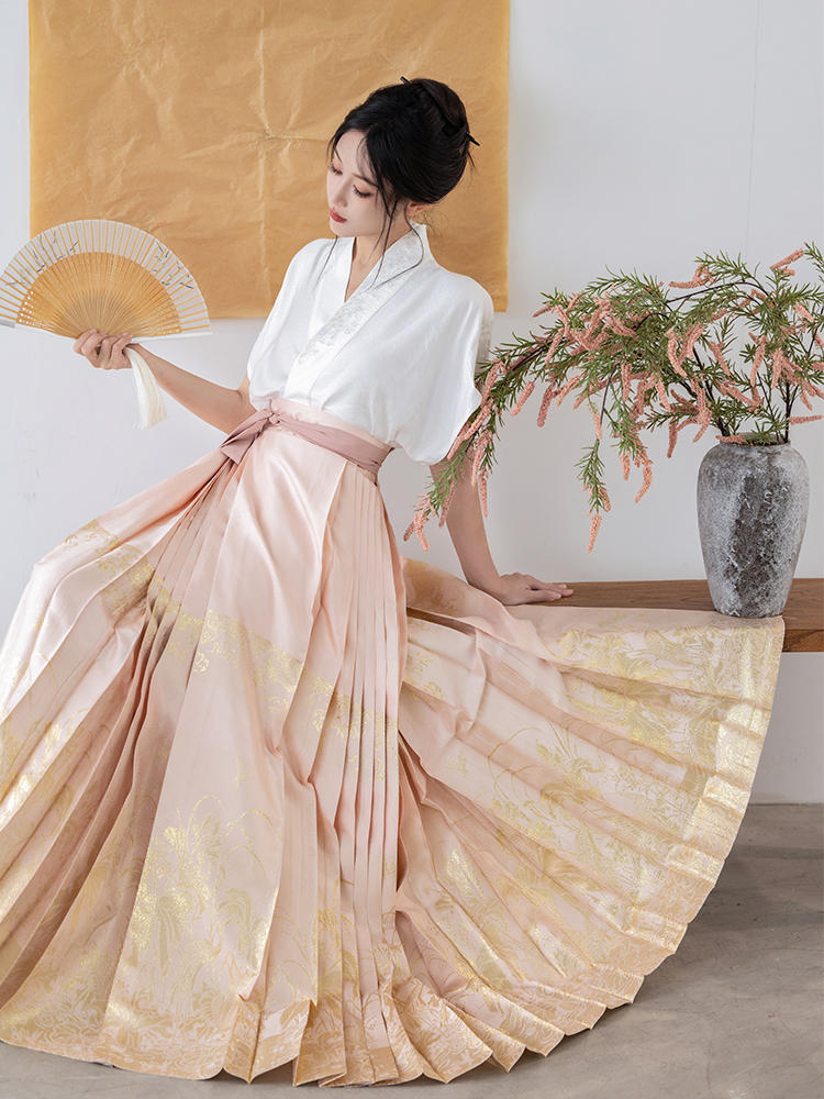 Lotus Melody | Modern 2-Pieces Ma Mian Skirt Set (莲笙)