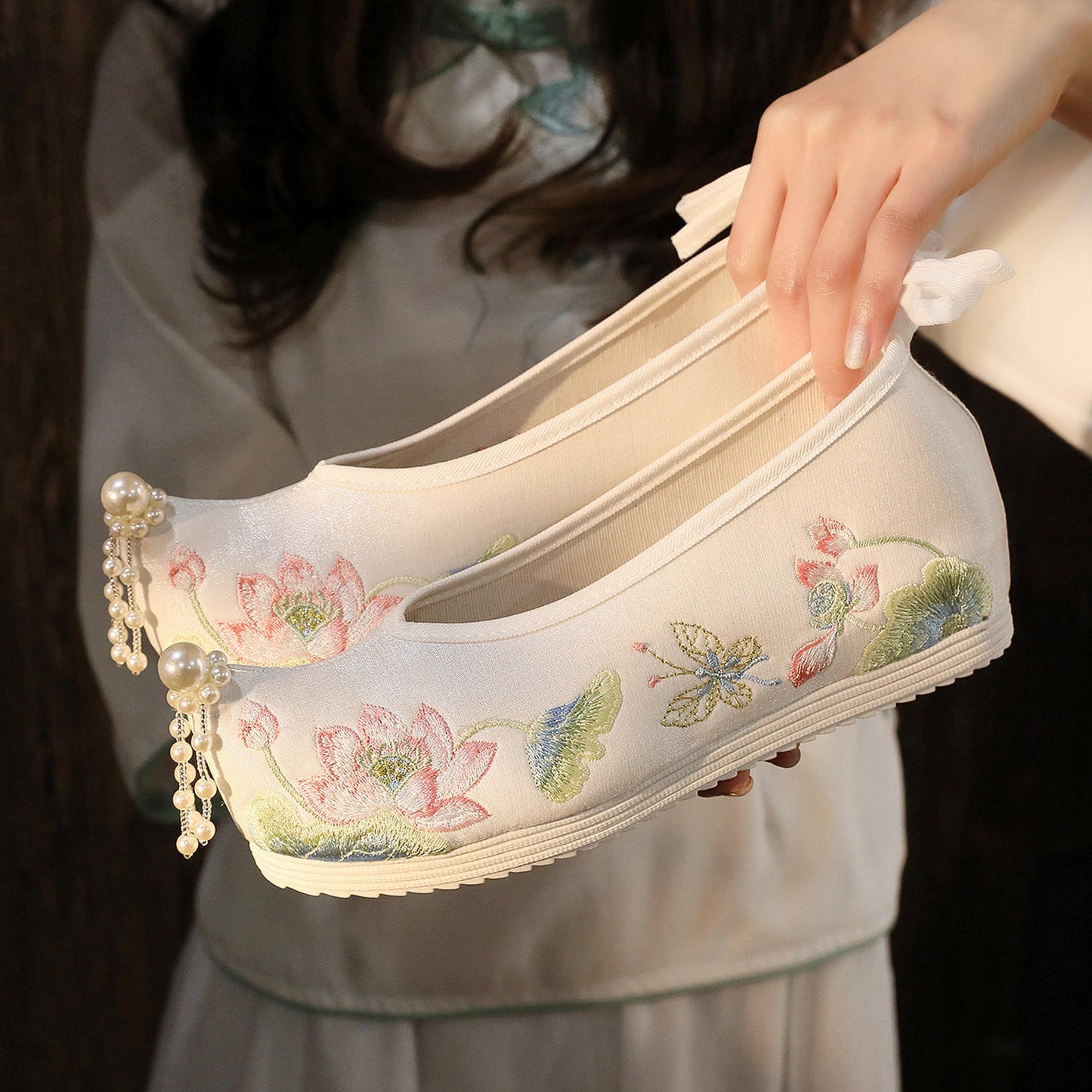 Water Lily | Ivory Embroidered Shoes(睡莲)