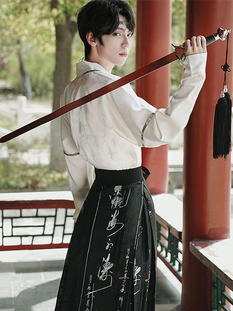 Horse-faced skirt | Gold-woven horse-faced skirt(马面裙)