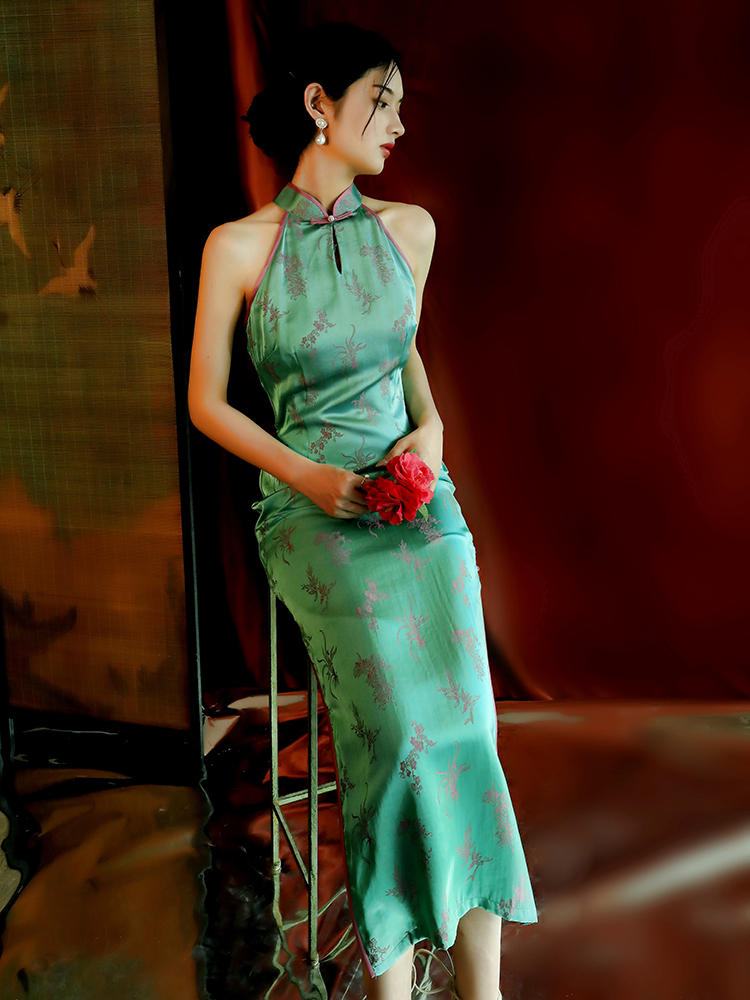 Emerald Blossom | Satin Qipao Dress (翡翠花开)