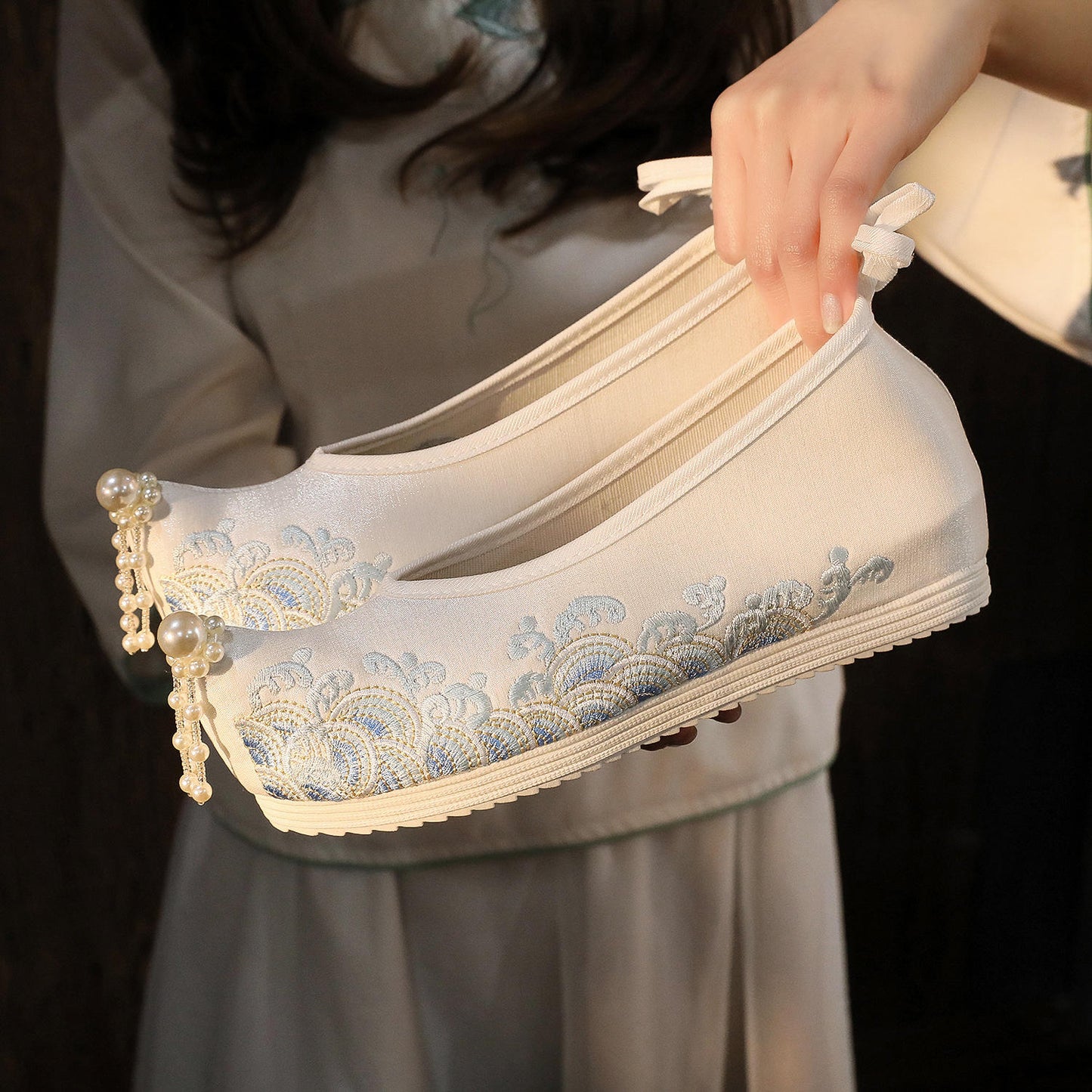 Water Lily | Ivory Embroidered Shoes(睡莲)