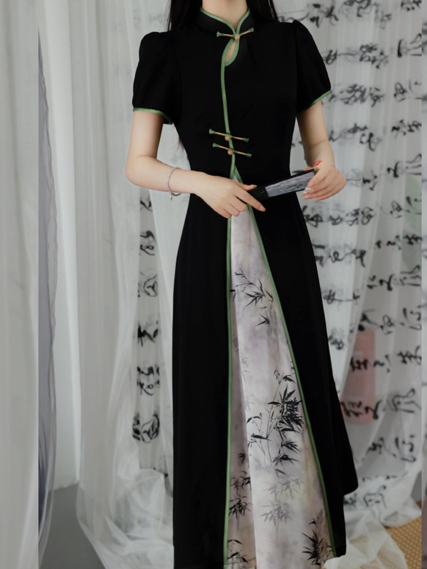 Black Bamboo | Plus Size Cheongsam(黑竹)