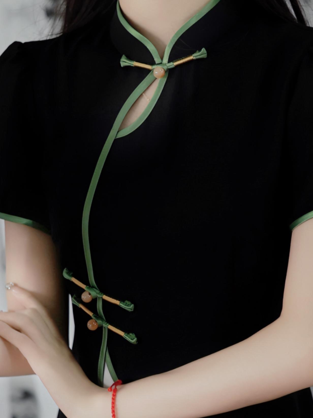Black Bamboo | Plus Size Cheongsam(黑竹)