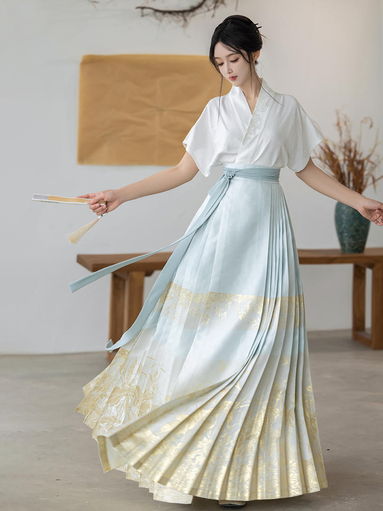 Lotus Melody | Modern 2-Pieces Ma Mian Skirt Set (莲笙)